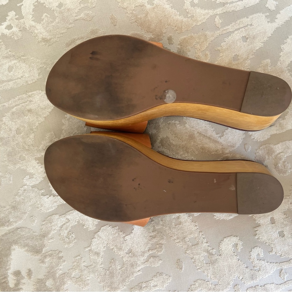 Tory Burch Tan and Gold Sandals - Picture 5 of 5
